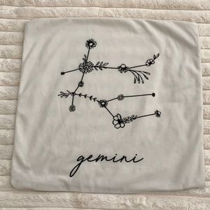 16x18 pillowcase (small decorative pillow)